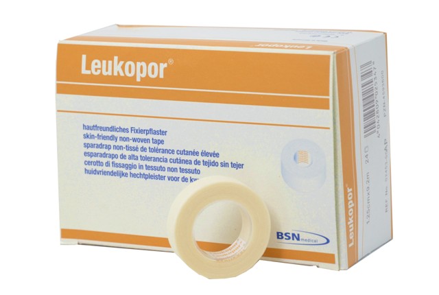Leukopor® | Fixierpflaster | Weiß | 1,25 cm x 9,2 m Rolle Leukopor® | Fixierpflaster | Weiß | 1,25 cm x 9,2 m Rolle