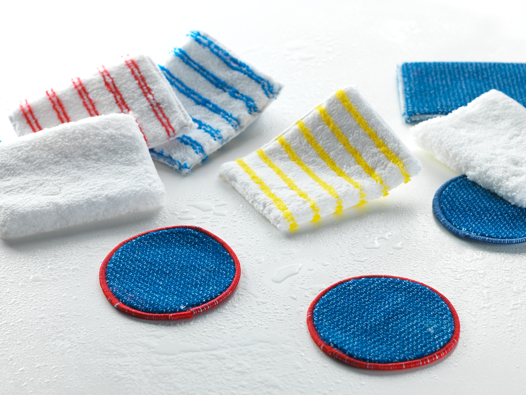 TÜCHER, PADS & SCHWÄMME