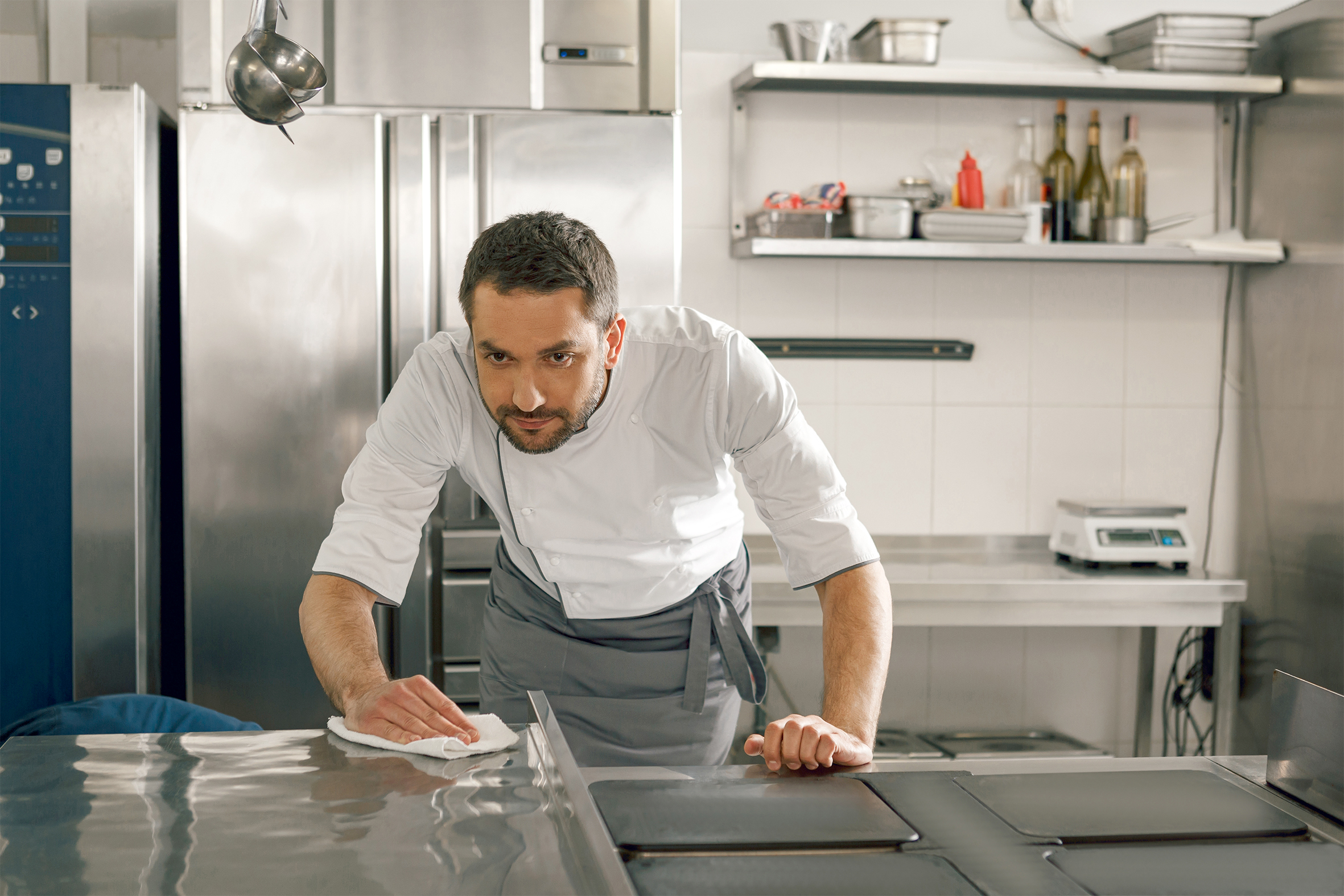REINIGER FÜR KÜCHE UND GASTRONOMIE