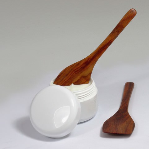Creme Spatel aus Hartholz Creme Spatel aus Hartholz